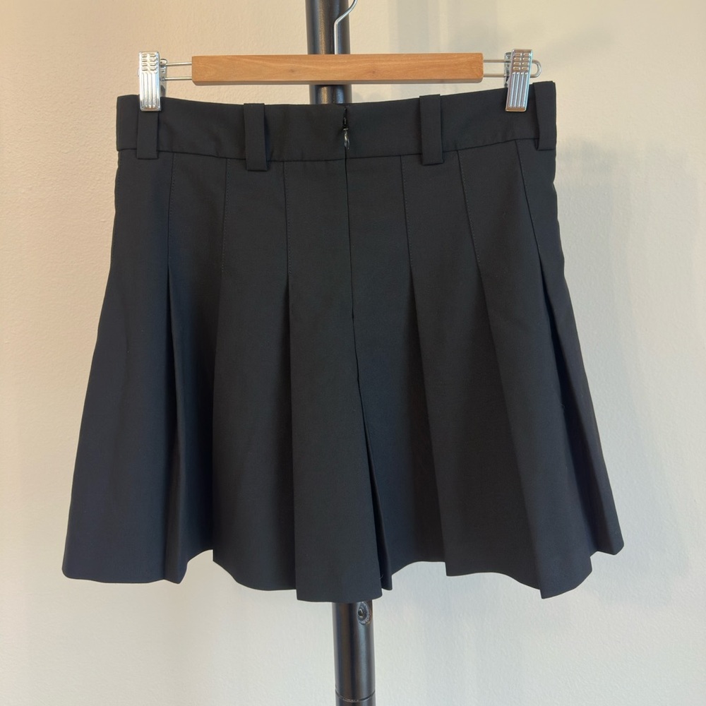 NWOT ARITZIA SUNDAY BEST Olive Micro Skirt Size 8 - Picture 4 of 7